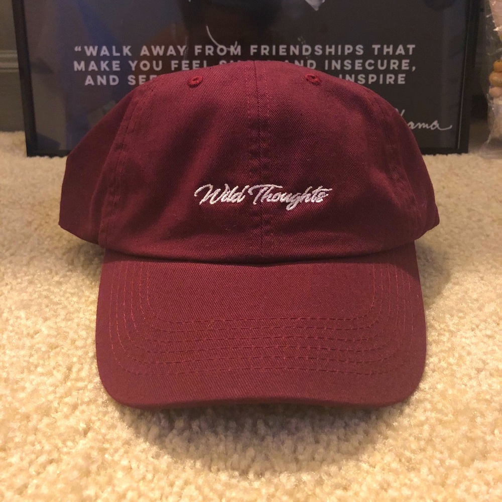 Rihanna “Wild Thoughts” hat